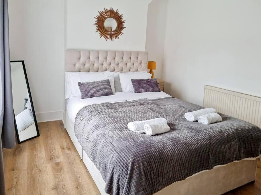 Evo Stays - 2 Bedroom - 2 Mins Walk To Station Town Centre Gravesend Bagian luar foto