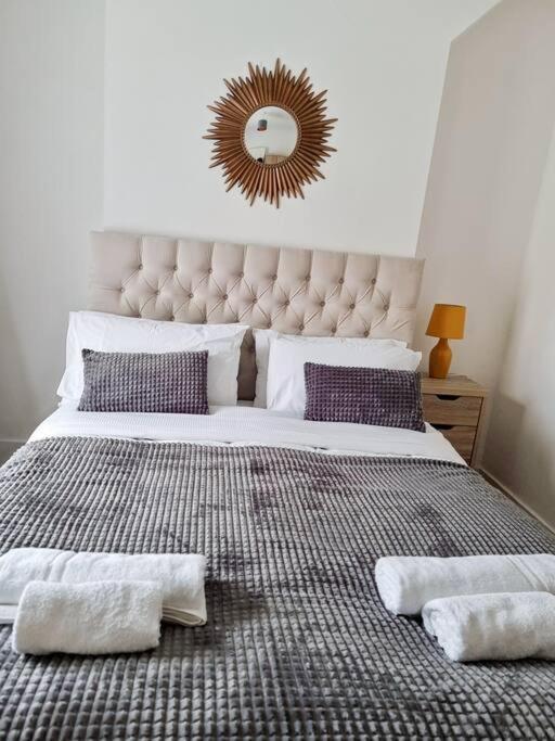 Evo Stays - 2 Bedroom - 2 Mins Walk To Station Town Centre Gravesend Bagian luar foto